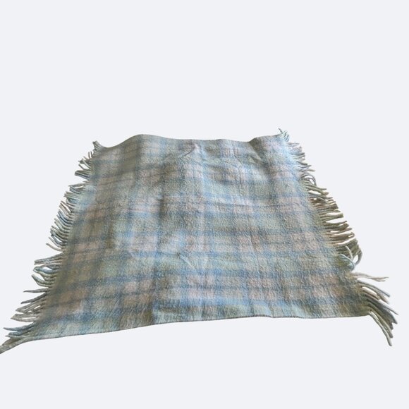 Vtg Baby Blanket Pastels Nordstrom Arylic Plaid Italy‎ - Picture 2 of 5
